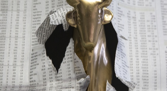 Market at days high; India VIX slumps 10 per cent, Options data tilts in favour of bulls