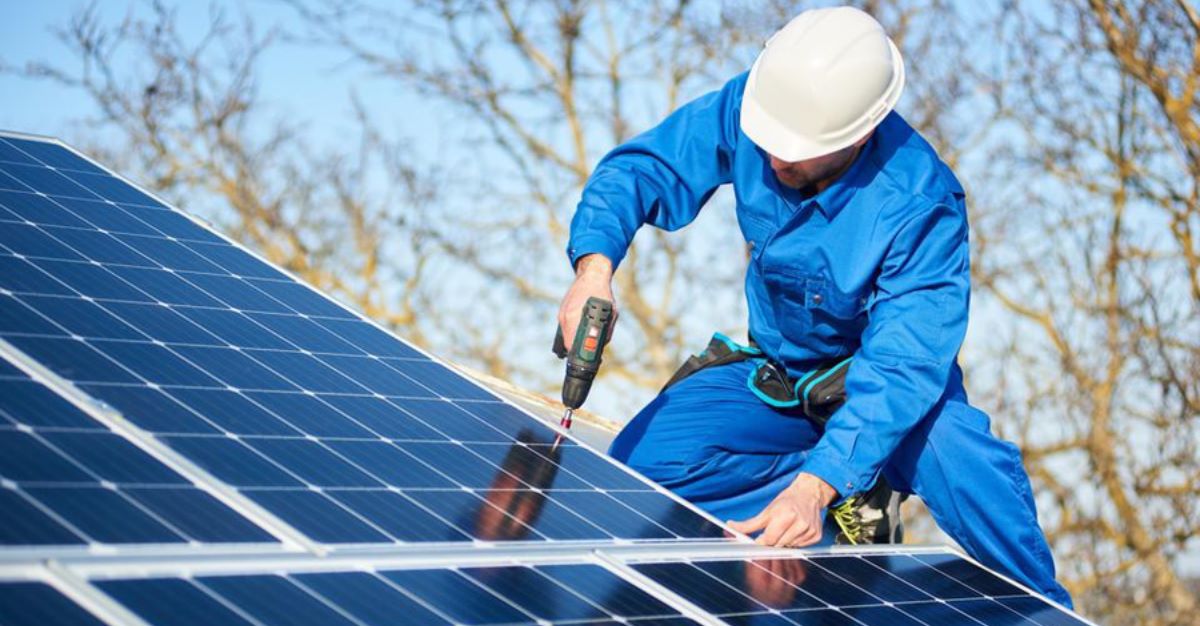 Rs 5,025 Crore Order Book: Solar EPC Company Secures Rs 186,00,00,000 Contract for 23 MWp Rooftop Solar Project in Dubai