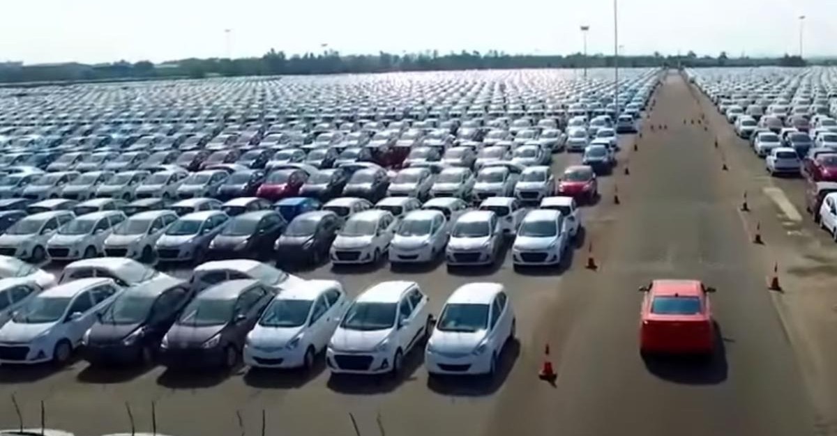 Two-Wheelers and SUVs Drive India’s October Auto Boom – See the Shocking Growth Numbers!