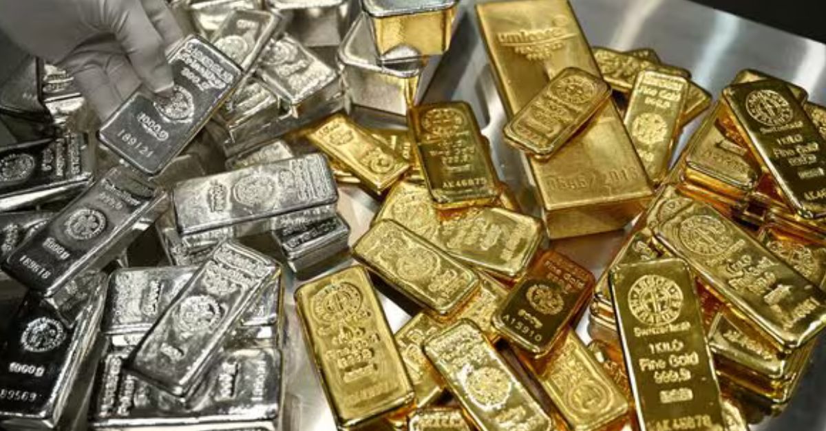 2 मार्च को सोने और चांदी की कीमतें: सोने की कीमत 5,500 रुपये से अधिक बढ़ी, चांदी 11,700 रुपये से अधिक बढ़ी; जानें कारण।