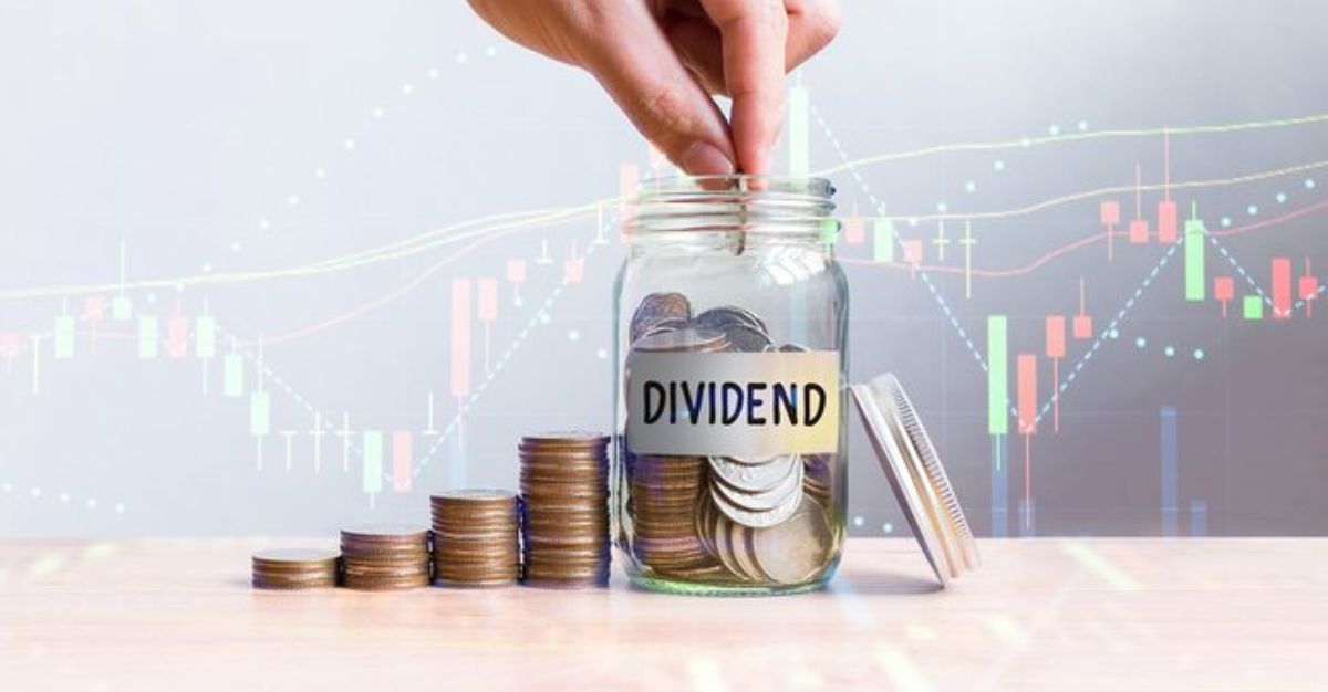 Low-PE, High ROCE Small-Cap Jewellery Stock Approves 5% Dividend; Plans Migration To BSE & NSE Main Boards